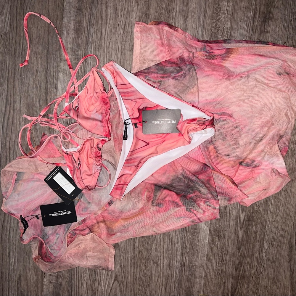 Pretty little thing || Bikini 👙 & Coverup